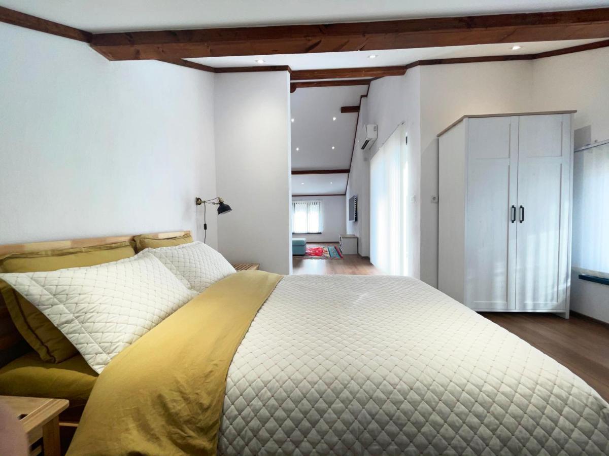 Stylish Loft Studio With Great View To Ardino Luaran gambar